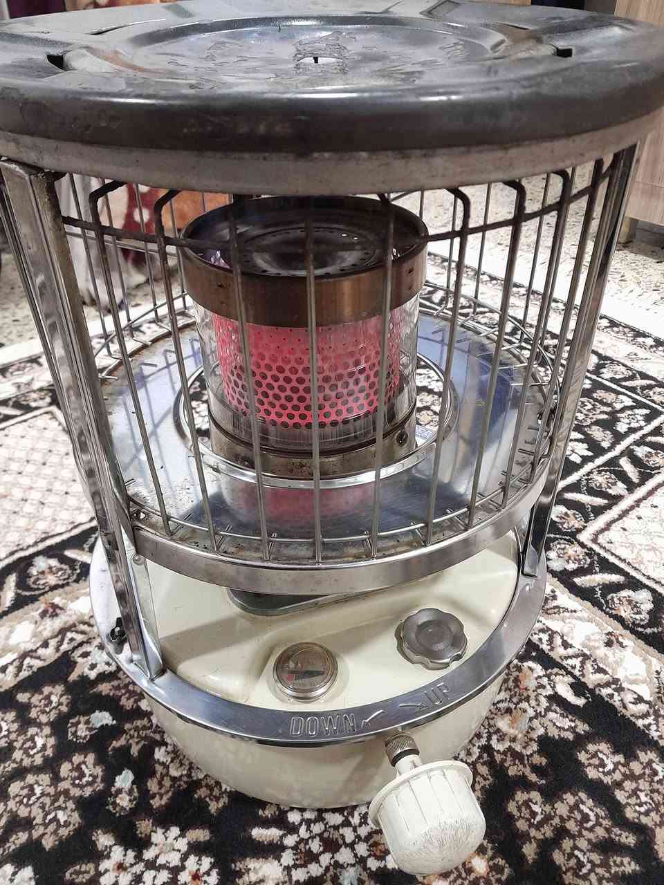 سلام عليكم من رخصة مدير كروب صوبه للبيع نظيف كيرونا كوري  شغال سعره ٥٠٠٠٠ الف للاتصال (***********)
