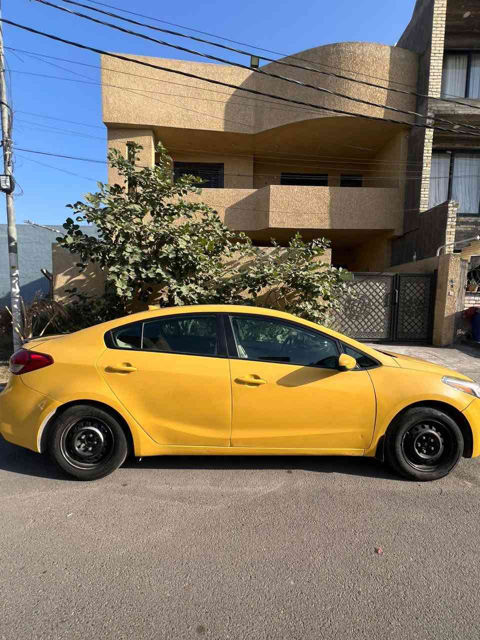 السلام عليكم
كيا فورتي موديل 2017 تكسي وارد امريكي
حادثها باب وجاملغ السيارة نظيف السعر 11500 دولار للاستفسار
***********
