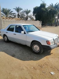 مرسيدس للبيع موديل 89   ٠٧٨١٠٠٩٩٦٧٧