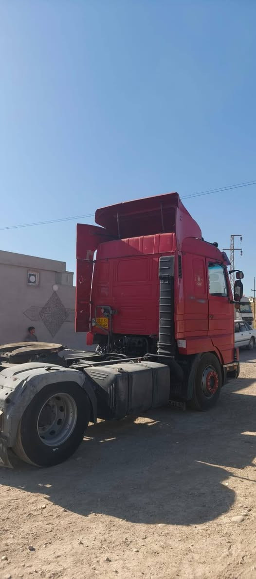 السلام عليكم راس سكانيا 113-380 كير 900 شاصي 10 طخم تاير مثبته تانكي و عربانه 
***********
***********
مكلف بالنشر
