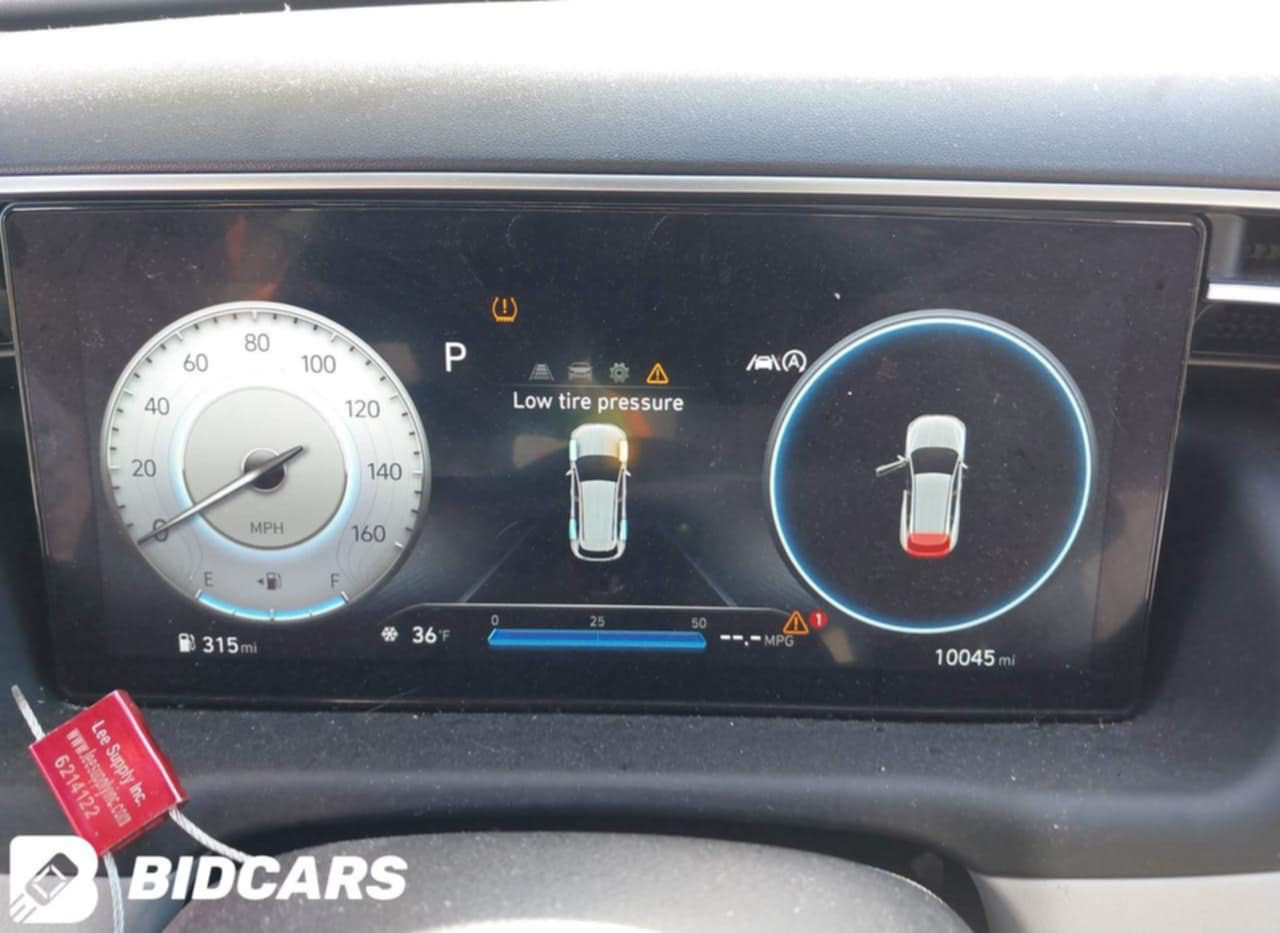 السلام عليكم 
توسان ٢٣ أمريكي فول موصفات حادثه فقط سرقه جاملغ مبدل ومصبوغ بدون ايرباك ماشيه ١٢ الف زيرو
موصفات 
فتحه
بصمه 
داخل ابيض جلد
رادارات
تحكمات شاحن لاسلكي
جنطه كهرباء 
اشاير بالمري
كشنات حار
كشن كهرباء
وبعد موصفات 
مكاني بابل

السعر ١٩٧وبي مجال بسيط
***********
