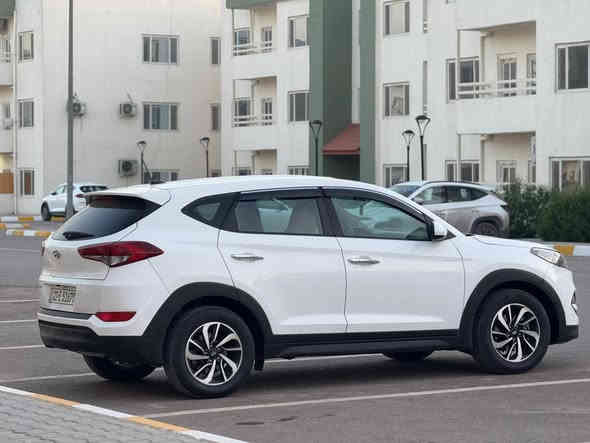 السلام عليكم
للبيع هونداي  السعر ١٤٥ ورقه موبايل ***********
توسان ٢٠١٧ وارد امريكي ***********
حادثه جاملغ وبنيد الحادث والسونار مرفق مع المنشور
 نص مواصفات
محرك ٢٠٠٠ جي دي إي
دواخل لونين 
شاشه تاب 
كامره خلفيه 
فول تحكمات استرين 
تبريد ثلج ⛄️ 
السياره جاهزه من كلشي فضل الله 
رقم شمالي تحويل ثاني يوم مكانه بغداد بسمايه
