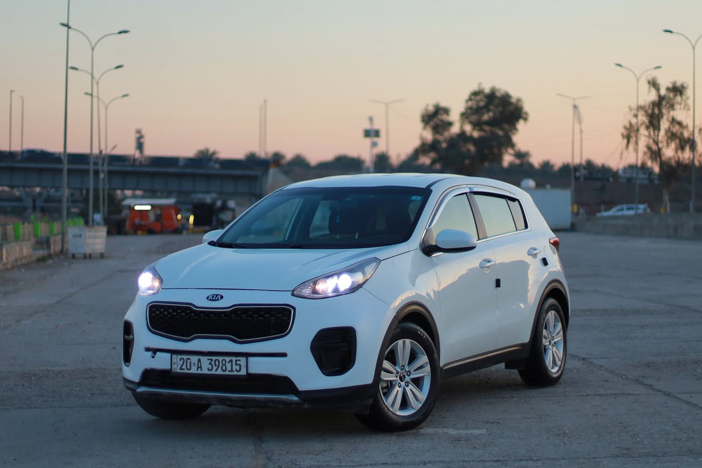 بسم الله للبيع كيا سبورتج موديل 2019 امريكي ضررهة بسيط جداً ماكو امريكي يجي هيج ضرر خفيف السونار موجود بالمنشور السيارة بعدهة على وضع الشركة قطعتين تبريد مكينة 2400 كفالة عامة ومعروفة مواصفات السبورتج الراقية السعر 165 وبيهة مجال بسيط الشراي يتصل *********** ما ارد على الخاص فقط اتصال
