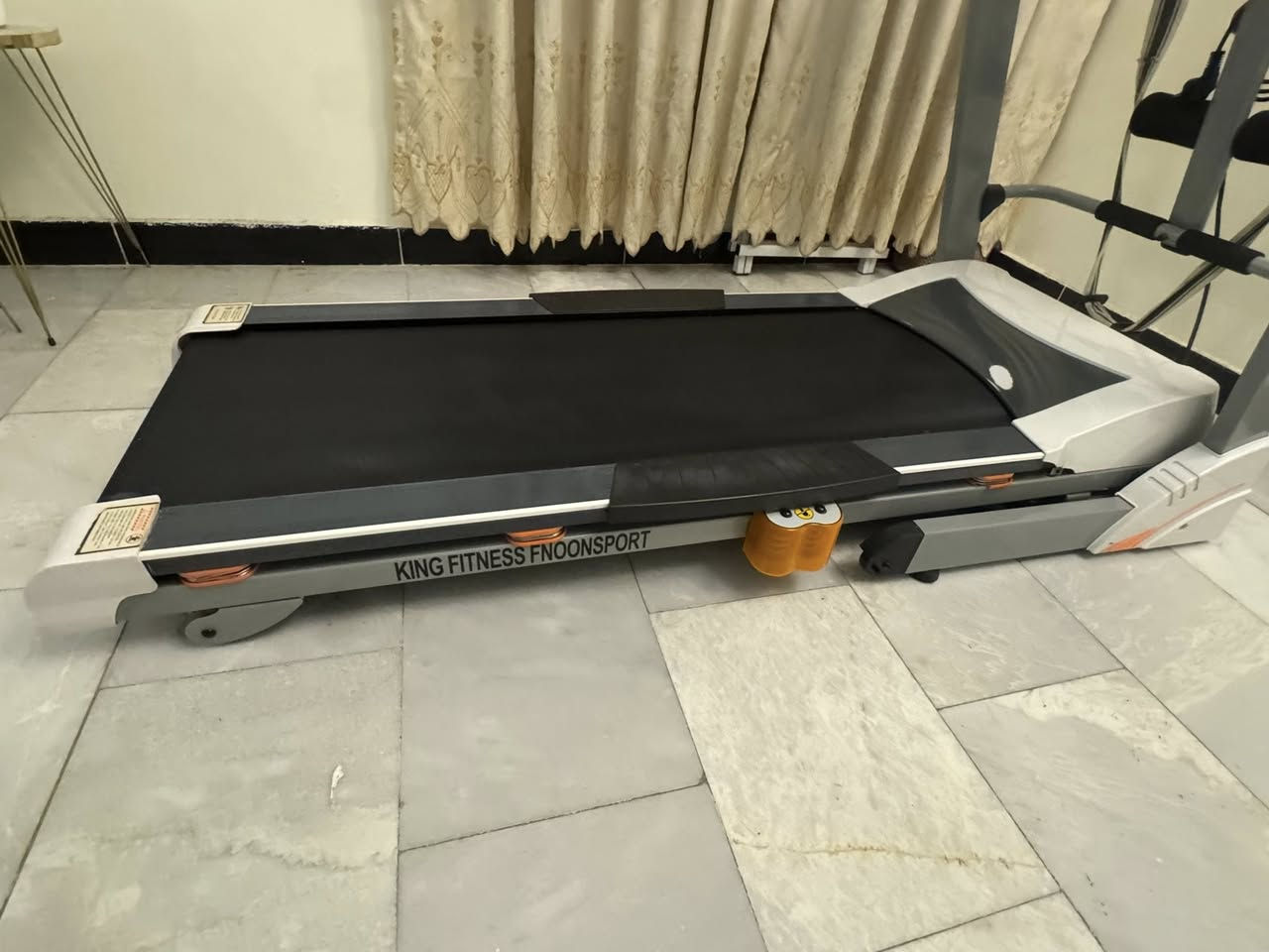 جهاز جري نظيف جداً استعمال قليل السعر 250 الف ***********
