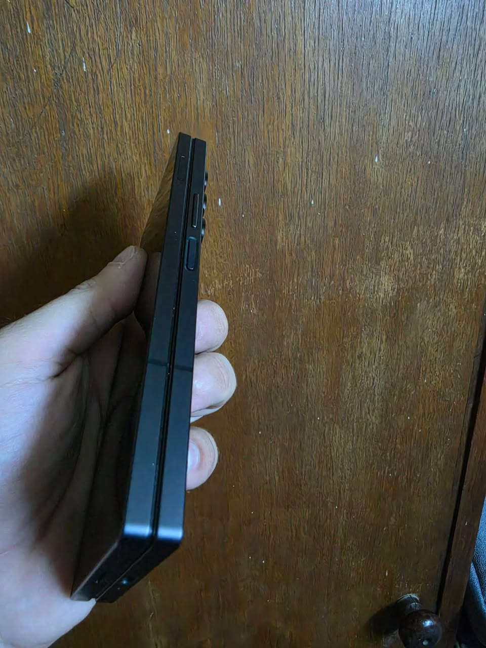 للبيع Fold6 📱
النسخه الخاصه 🫡مو العاديه📵
اللون Crafted Black 🖤
الذاكره العملاقه 512/Ram 12 ✅️
ضمان وكاله عين الفهد مع كارت ضمان كسر الشاشه 📲
النظافه 9️⃣8️⃣✔️
فقط شخوط كلش بسيطه بالشاصي والصور كدامك 
السعر مليون و 125 وبيه مجال بسيط حك الجيه 
العنوان بغداد 
تفاصيل أكثر التواصل ع الرقم
***********
