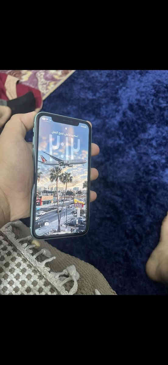 السلام عليكم ورحمة الله وبركاته جهاز ايفون ١١ عادي جهاز لوك لوك لا شخط ولا زلخ ولا كسر أنطيك ضمان سبوع من باب البيت إذا مفتوح الجهاز او اي خلل بي يرجع الجهاز اللون المميز سمائي وياه كفر شفاف وعدسات حماية للكامرة ذاكرة ١٢٨ بطارية ٧٣ السعر ٢٦٥ بي مجال شي بسيط شراي اتصل. وتدلل اوتراسل واتس اوماسنجر 
***********
