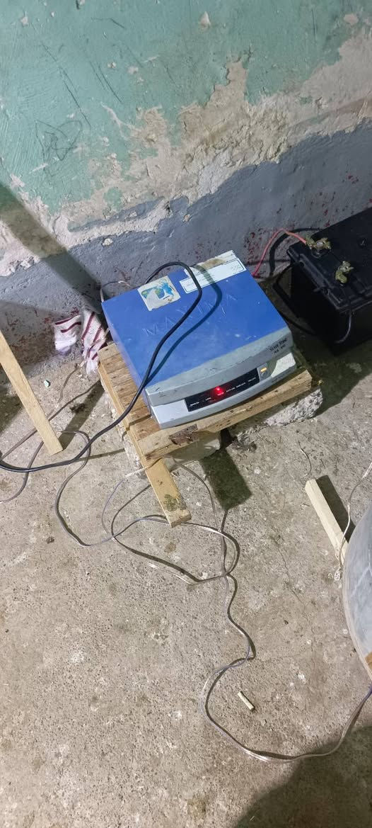 متاح عاكسة مكزمة 850 تشغل 3 امبير اخذتها قبل يومين ما اعرف عنها شي أبيعها فحم لئن معرف بيها والله إلي اعرفة تعكس كهرب طبيعي تحول من الباتري سعرها 50
***********
***********
