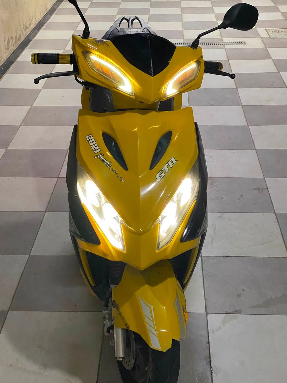 السلام عليك  دراجة GTR محرك 125cc  كابريتر للبيع الدراجه نضيفه وحلوه مثل ما موضح بالصور  لايتات خلفي وأمامي لد والمكينة ناعمه وخير من الله دسكات امامي وخلفي دبلاتها ناعمه وحلوه  السعر ٥٠٠ ألف وبيها مجال للاتصال ‭***********‬ أو *********** مكاني المحمودية
