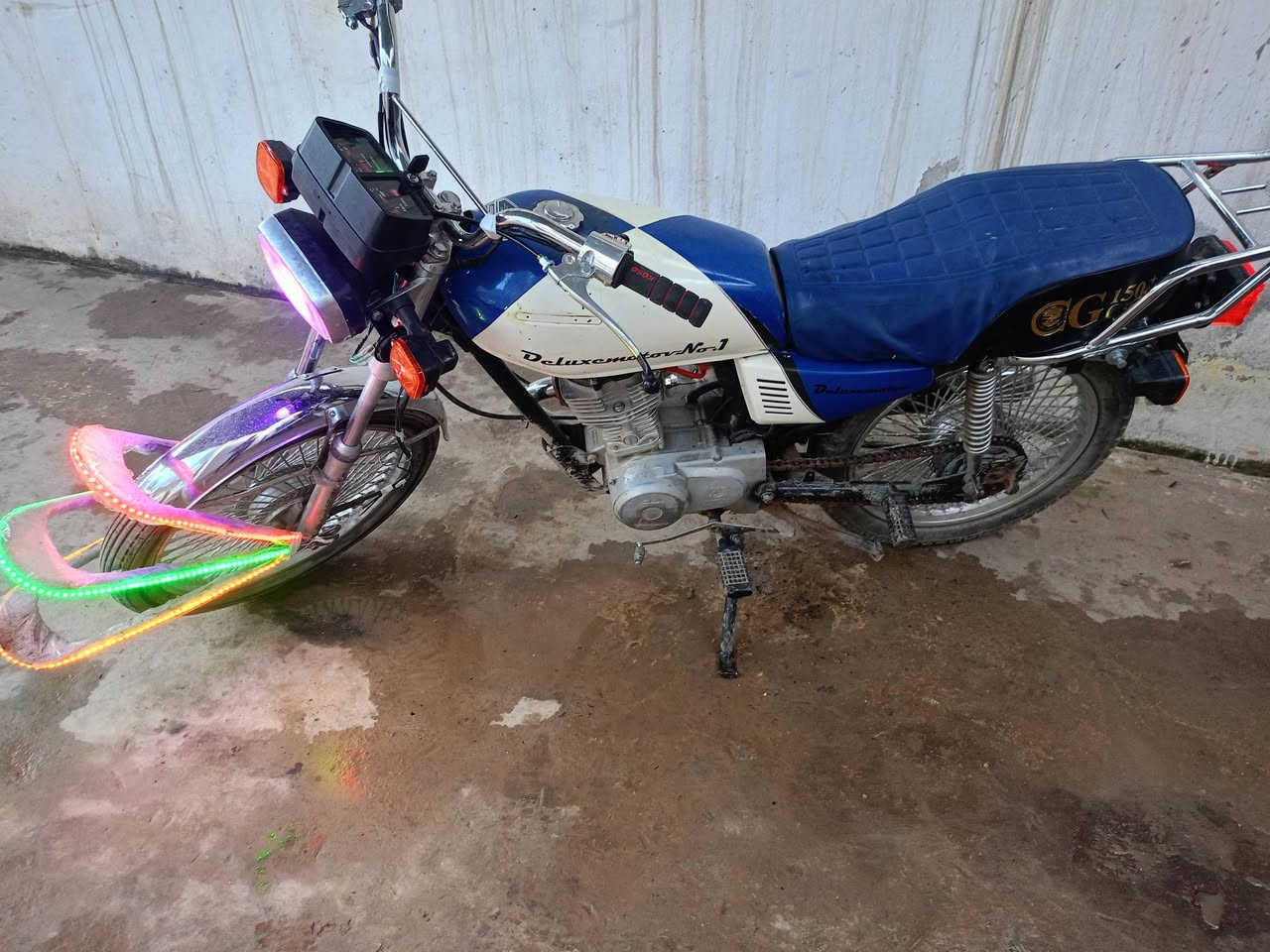 السلام عليكم ماطر تايجر للبيع موديل 2020 محرك معمر شرط بس محرك معمر سعر الماطور 425 وبي مجال هذا رقمي ***********
