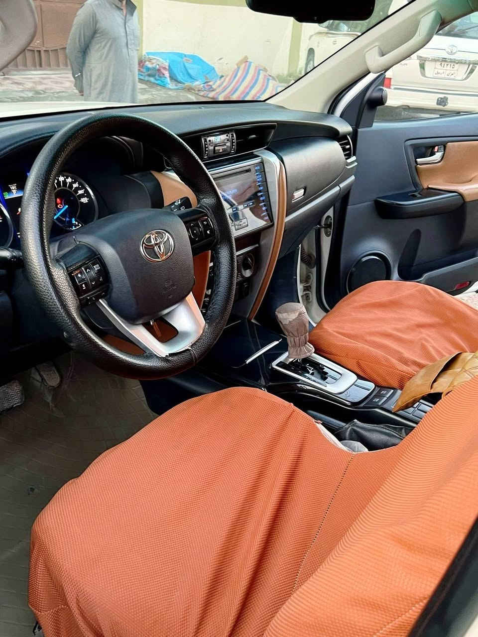 السلام عليكم
فورنجر خليجي موديل ١٩ محرك ٤ سلندر2700
ماشي ٩٧ الف كيلو.. كير ومحرك وتدفئه وتبريد وضع الشركه
 العنوان صلاح الدين.. الضلوعيه.. السعر245
 وبي مجال
***********
