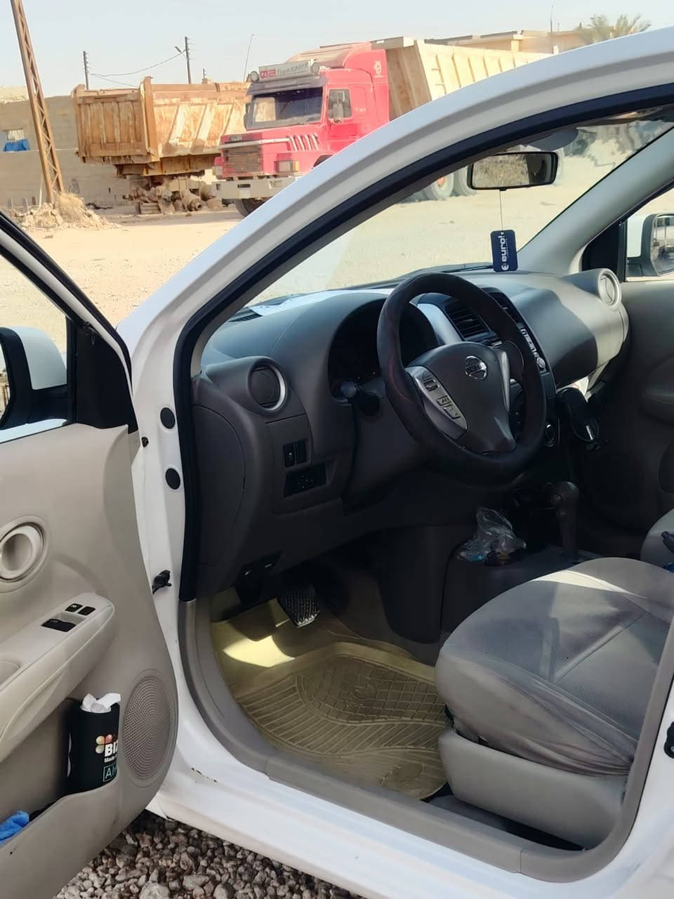 صني 2019 بليته زركه جاهزه من كلشي اي نقص مابيه ماشيه 115 حقيقي بيه صبغ قبق الجنطه وبارد  باب السايق السياره مثل ما موضح بالسونار احله من الصوره مكانه بغداد حي الجامعة وللاستفسار الاتصال السعر 100 
***********
