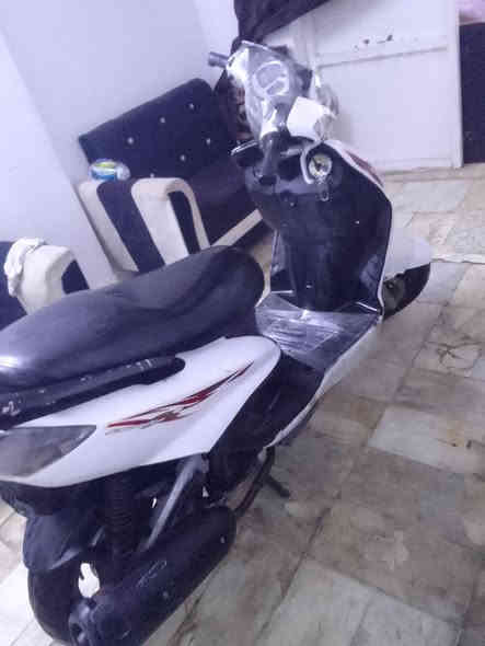 السلام عليكم شباب سكنس نثيه محرك ناعم شلعهه معدل خير من الله كهربائيات كلها شغاله سلف وهندر كفرات بلاد سعرها ٣٧٥ بي مجال مكاني تقاطع صلاح الدين العامريه
