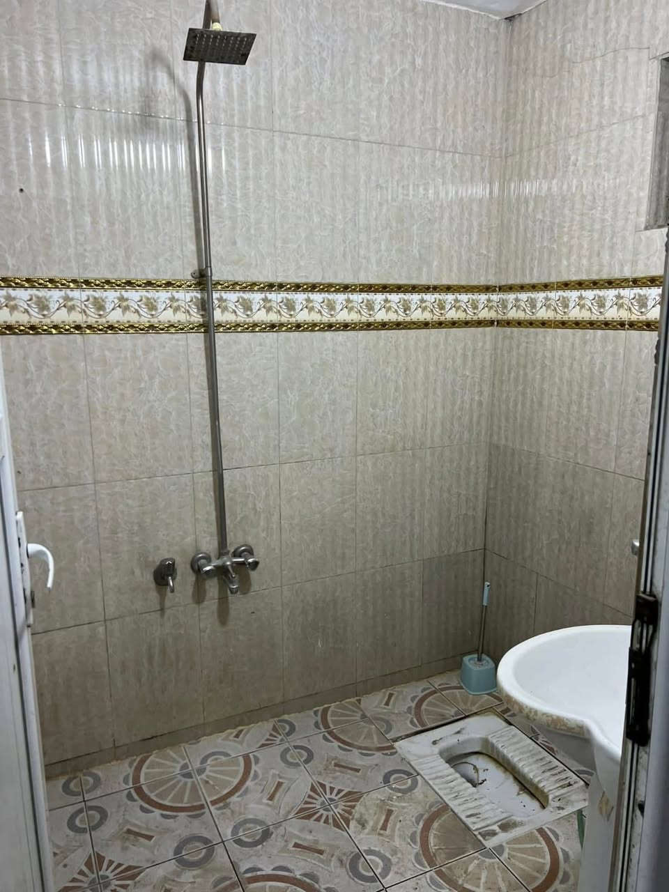 مشتمل للاجار الشعب خلف مطعم حجي عادل المساحه
٧٠ نضيف استقبال وخدمات ومطبخ وبي غرفتين نوم 

وخدمات السعر. ٥٠٠ الف

 معروض بمكتب الكناني***********
