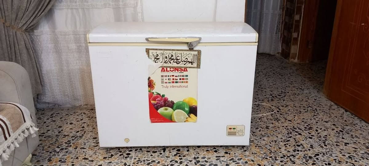 مجمدة للبيع 12 قدم 
***********
