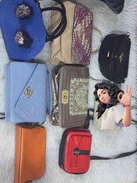 بالة ملابس • عبايات وشنط وأحذية • حي الشهداء