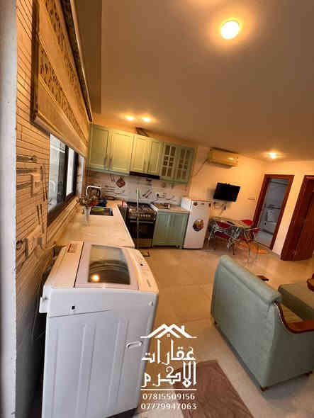 🔱 شقة  مؤثثة فاخرة الايجار 🐋

الموقع📍: الكرادة العرصات - قرب بابا روتي

 📌 المساحة : 70 م  

⭕ الطابق : الثاني

⭕️الايجار مع او بدون الاثاث

تحتوي على :

⭕ صالة

⭕ غرف نوم عدد 1

⭕ حمام عدد 1

⭕ مطبخ

⭕ ( يوجد بارك للسيارات )

⭕ كاميرات مراقبة  

السعر :  600$

⭕️ ملاحظة مقدمة 6 اشهر

 

*********** ☎️

***********🔻

يوجد لدينا واتساب 📱
🎫نستقبل جميع العروض والطلبات العقارية 🎫
