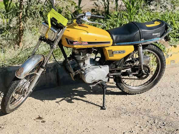 سلام عليكم
دراجه  يراني موديل2011 اوراق كامله مابيها نقص ولا لحيم   550وبيها مجال للشراي
***********
