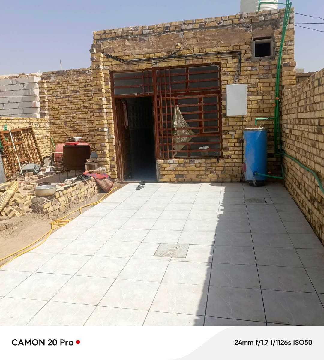 بيت للبيع في العباسيه عد الدهيم قريب عل حولي الجديد بناء طابوگ مساحه200 متر نزال25 وعرض8 غرفتين وصاله ومطبخ وتخاريج داخلية وخارجيه استفسار أكثر *********** بي واتساب
