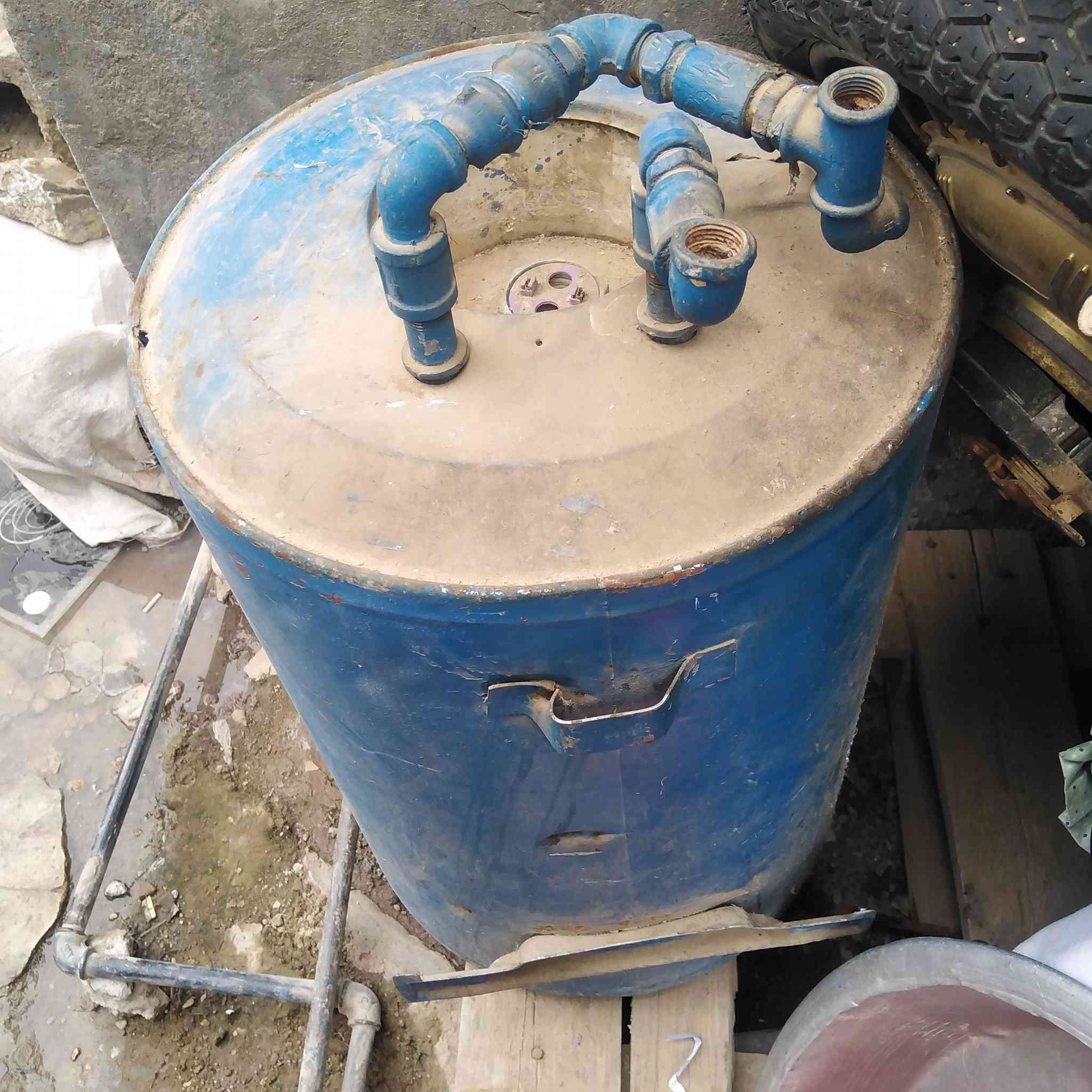 السلام عليكم غراض للبيع في حي  الجولان الفلوجه ميز حديد السعر٦٠ تنور حديدالسعر٣٠ كيزر حجم ٨٠لتر٣٥ غراض دراجه شحن ٢٨ بوب خشب الواحد ١٠ الاستفسار الاتصال على الرقم ***********
