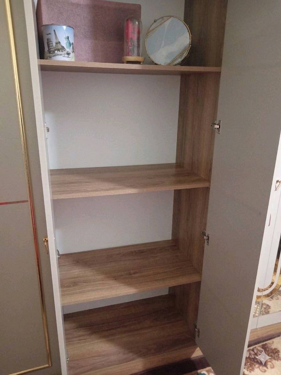 ​🛋️ غرفة نوم تركية للبيع (بحالة ممتازة) 🛋️
​السلام عليكم..
عندي غرفة نوم تركية راقية وحرفياً كلشي مابيها، نظيفة وجديدة وكلش مأثثة بترتيب.
​الحالة: شبه جديدة، نظافة 90% ومابيها أي عيوب 
​سبب البيع:  (عندي ظرف خاص) ومضطرة أبيعها، وربي يبارك للمشتري الجديد.
​
​السعر: [سعر ب خاص] (قابل للتفاوض البسيط للشراي الصامل).
​المكان: كربلاء.
​النقل والتفكيك: على المشتري.*********** تواصل على الواتساب المكان كربلاء