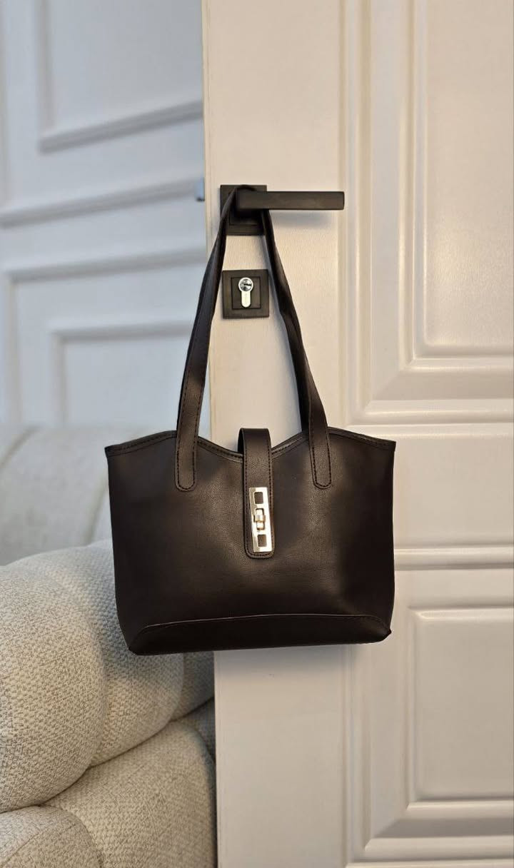 متوفر حقائب نسائيه جميع الألوان
وبأنسب ألاسعار ب ٨ الاف بس
توجد خدمة توصيل داخل قضاء الحي مجاني


**إذا كنت صاحب هذا الإعلان وتريد حذفه لأي سبب، رجاءا أرسل رسالة إلى الدعم الفني**