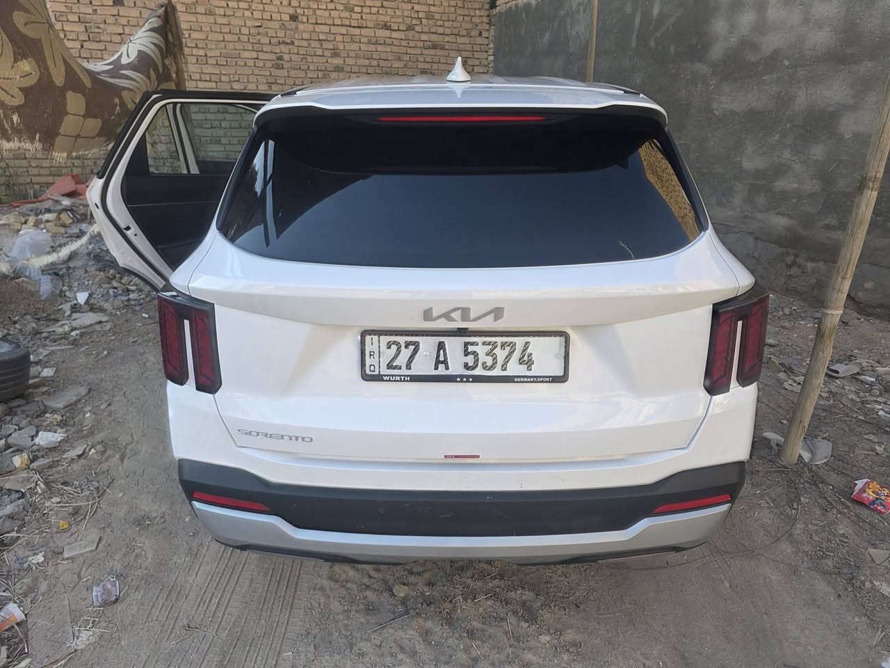 سورنتو مديل 25
ماشية 8 الاف شهداء ذي قار حاضر وكالة عامة 

السيارة انا مستوردة بعدهي بريحة الشركة 
مبدل بيها بنيد وجاملغ

مو جناي سورنتو هاي السيارة كدامكم حتا حادثة 

257  وبيها مجال قليل 

مكاني ناصرية مركز ***********
