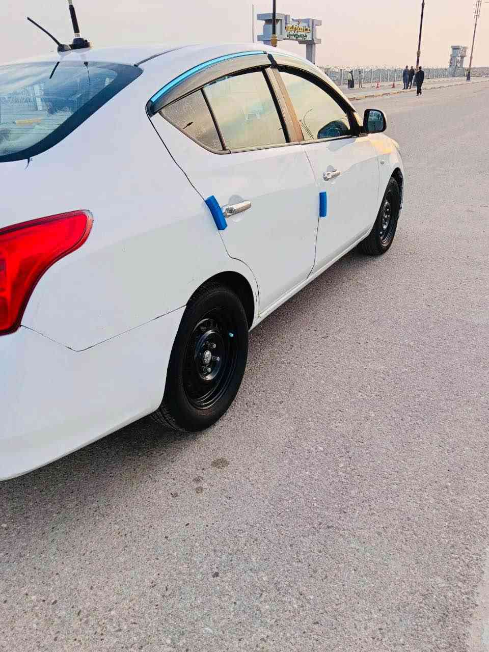 السلام عليكم نيسان صني هندي ام البليتة مديل ١٩ رقم بصرة تحويل بيها بجم ومصلح كامل تخم تاير صبغ ويلات كير مكينة كفالة السعر ٧٨ وبيها مجال بسيط المكان البصرة 
*********** البصرة, العراق
