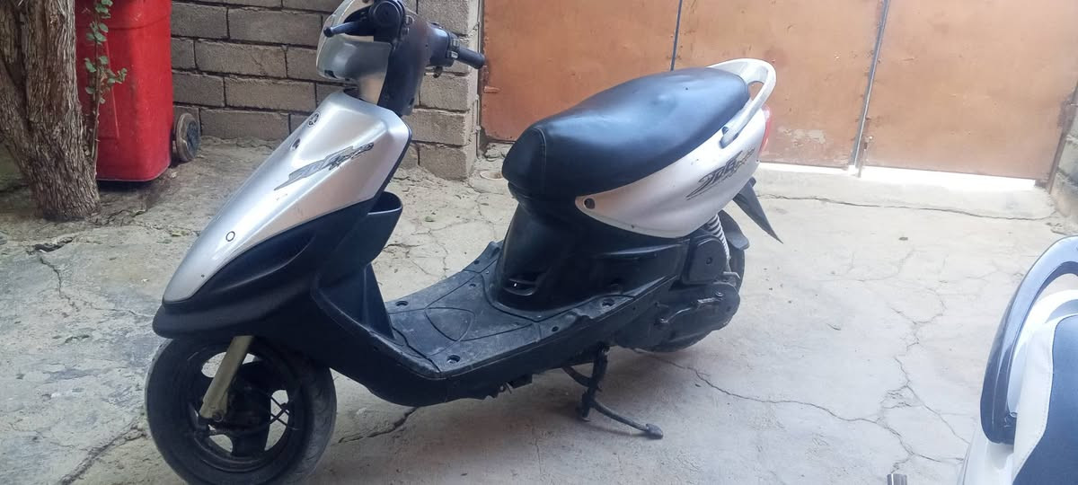 السلام عليكم دراجه ماكس قرده كامله من كلشي نعومه ونهضه خير من الله  كهربايات كله شغاله سلف اليت هورن صطاب اشاير كفراته كله بلاد مختمه دراجه (مفتوحه بس ولفات فقط )السعر 700 وبيه مجال رقمي ‏‪***********‬‏ العنوان بصره قرنه
