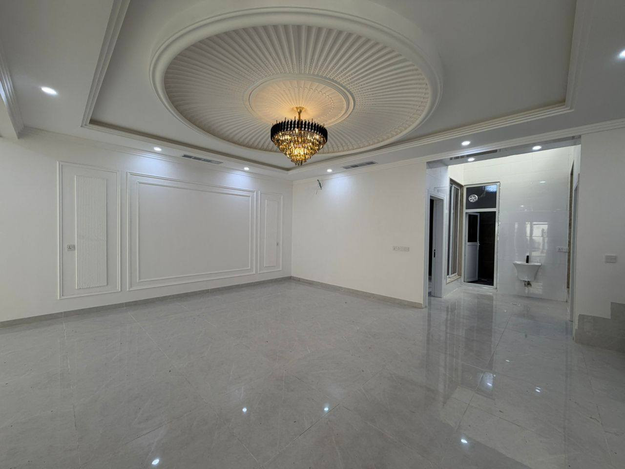 بيت للبيع منطقة 32 پارك
مساحة 200متر طابو صرف
غرف نوم 5 وحده منهم سويت
مطبخ واستقبال وهول داخلي
تفاصيل اكثر اتصلوا او واتساب*********** اندريه أربيل, العراق
