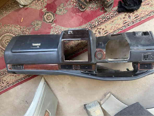 السلام عليكم غراض راس الثور فلات للبيع سعر الدشبول ٢٥٠ ألف  الباقي قيم بما يرضي الله هاتف *********** النجف النجف
