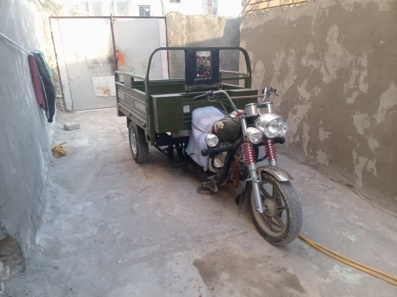 سلام عليكم ستوته للبيع موديل ١٨ محرك 21 اوراق اصولي مكفوله دراجه مكان دوانيه بجلبيه سعر 1400 وبيهه مجال ***********
