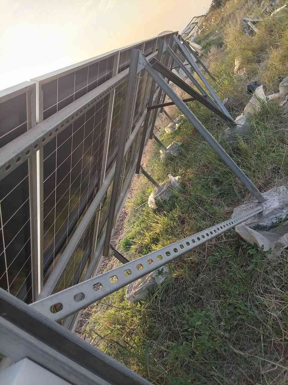 طاقه شمسيه 16انبير.البيع ثمن الواح ***********
