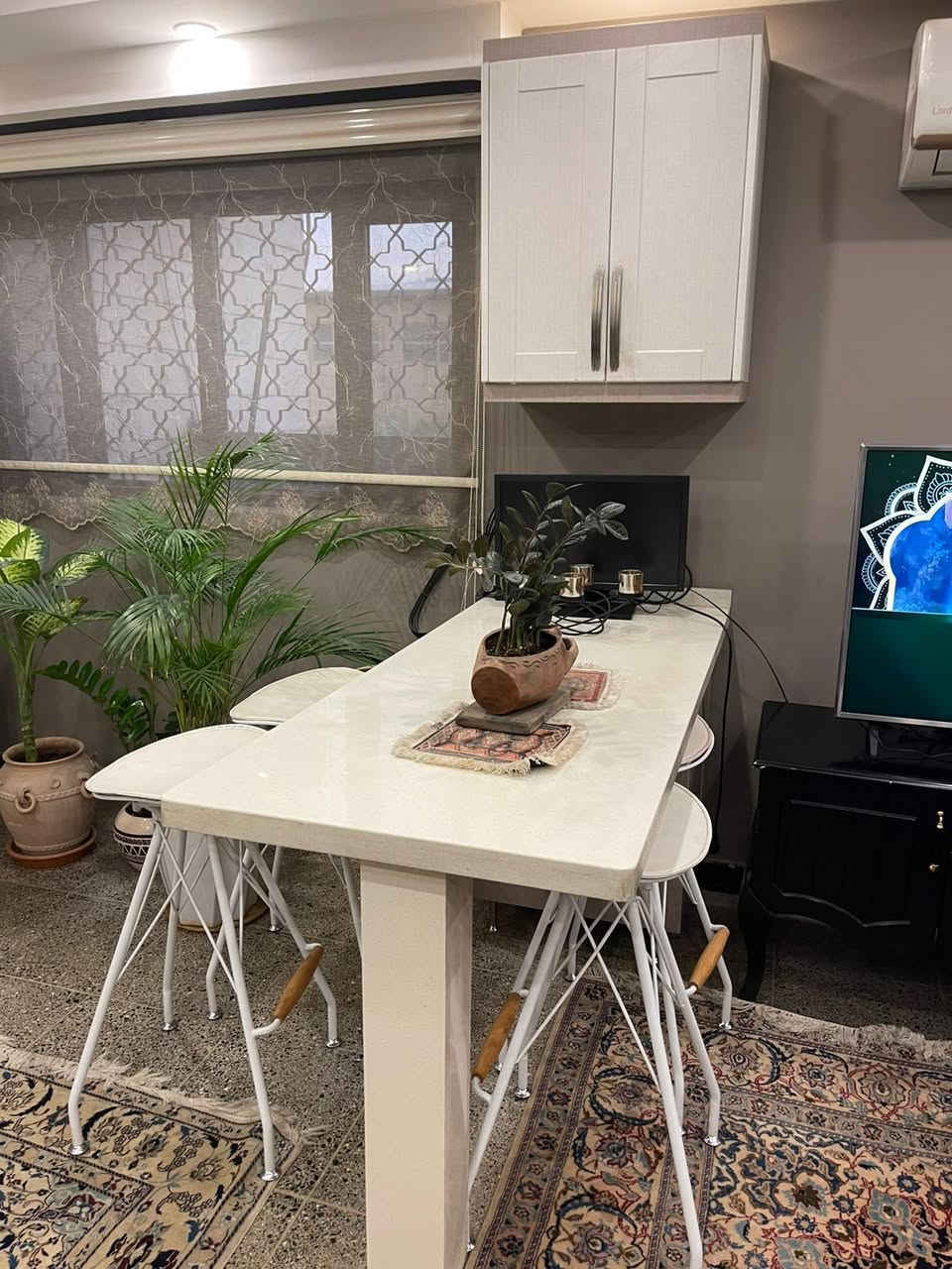 كاونتر اج دي اف للبيع نظافة فوول  داخل خارج خشب   ضد الصدأ والرطوبة  مسوي تفصال يم المطبخ التركي  مكلفني غالي ويا  ميز الطعام البار كع اربع استولات 
  مكاني زيونة 

للاستفسار راسلوني خاص او الاتصال على الرقم واتساب 

***********
