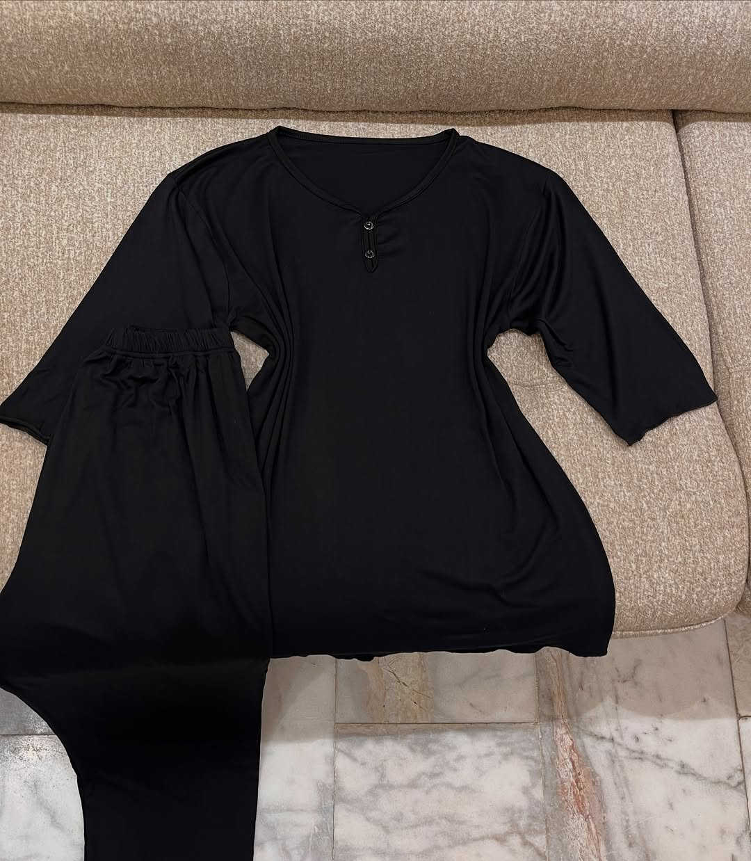 تراك خامة فانيلة قطني سواد فاحم 🖤
قياسات فري سايز فول ليكرا يلبس لحد وزن 75
تلث اربع الردن 
سعر 13 الف 🔥

#ملابس #محرم #اكسبلور #ترند


**إذا كنت صاحب هذا الإعلان وتريد حذفه لأي سبب، رجاءا أرسل رسالة إلى الدعم الفني**