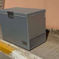 مجمدة عاطلة للبيع حجم كبير وجديدة أبيع عاطلة ٠٧٧٠٥٤٦٧٠٢٠ بي واتساب