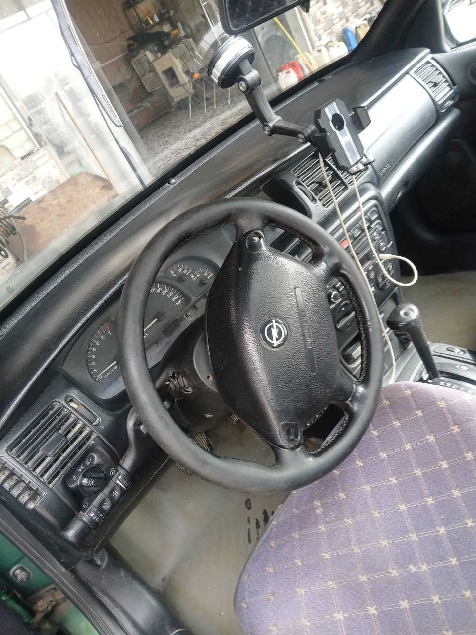 اوبل فكترا تبريد أوتو ماتيك  موديل ٩٧  حجم مكينه ٢٠٠٠ السعر 49 مكاني البياع ورقمي ***********
