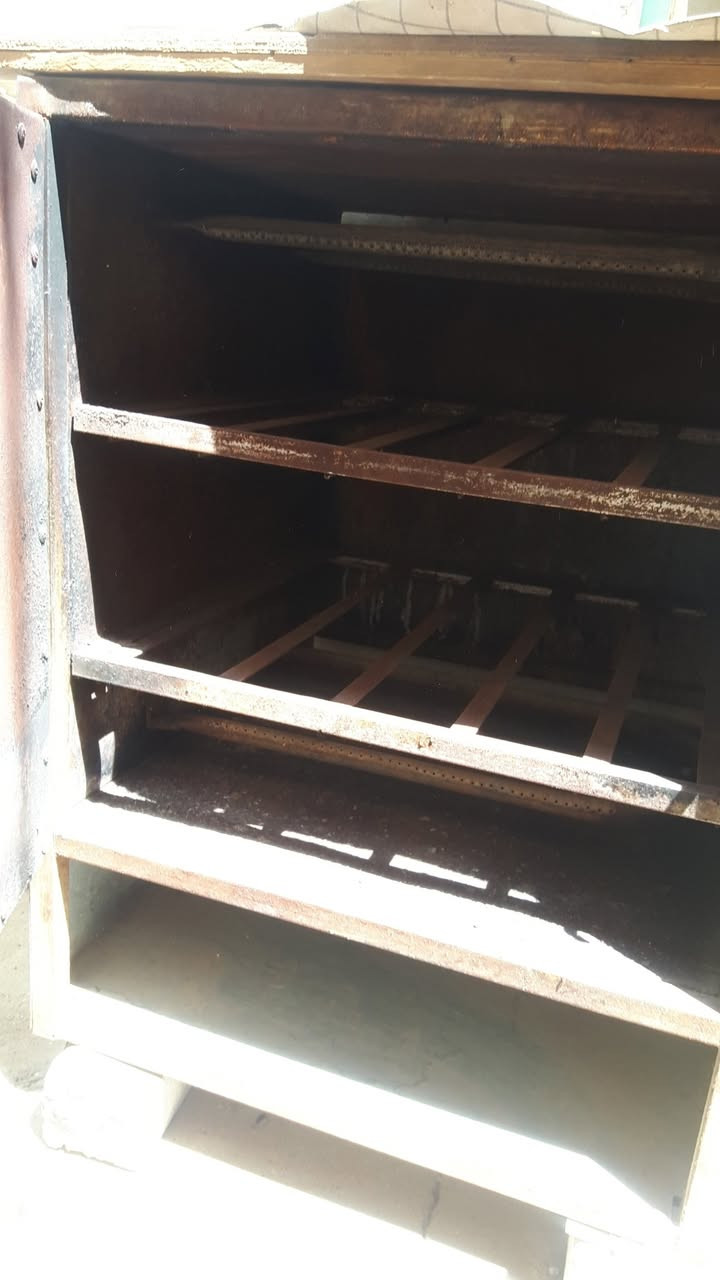 للبيع مبرده بنكه نظيفه وفرن غازي شغال للاستفسار الاتصال عل  الرقم ***********
