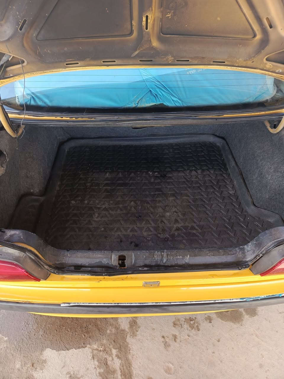 السلام عليكم للبيع بيجو بارص تكسي رقم دولي بابل مكينه كير حداديه تخم تاير جدد راعيها بكربلاء سعرها 47 وبيها مجال ***********
