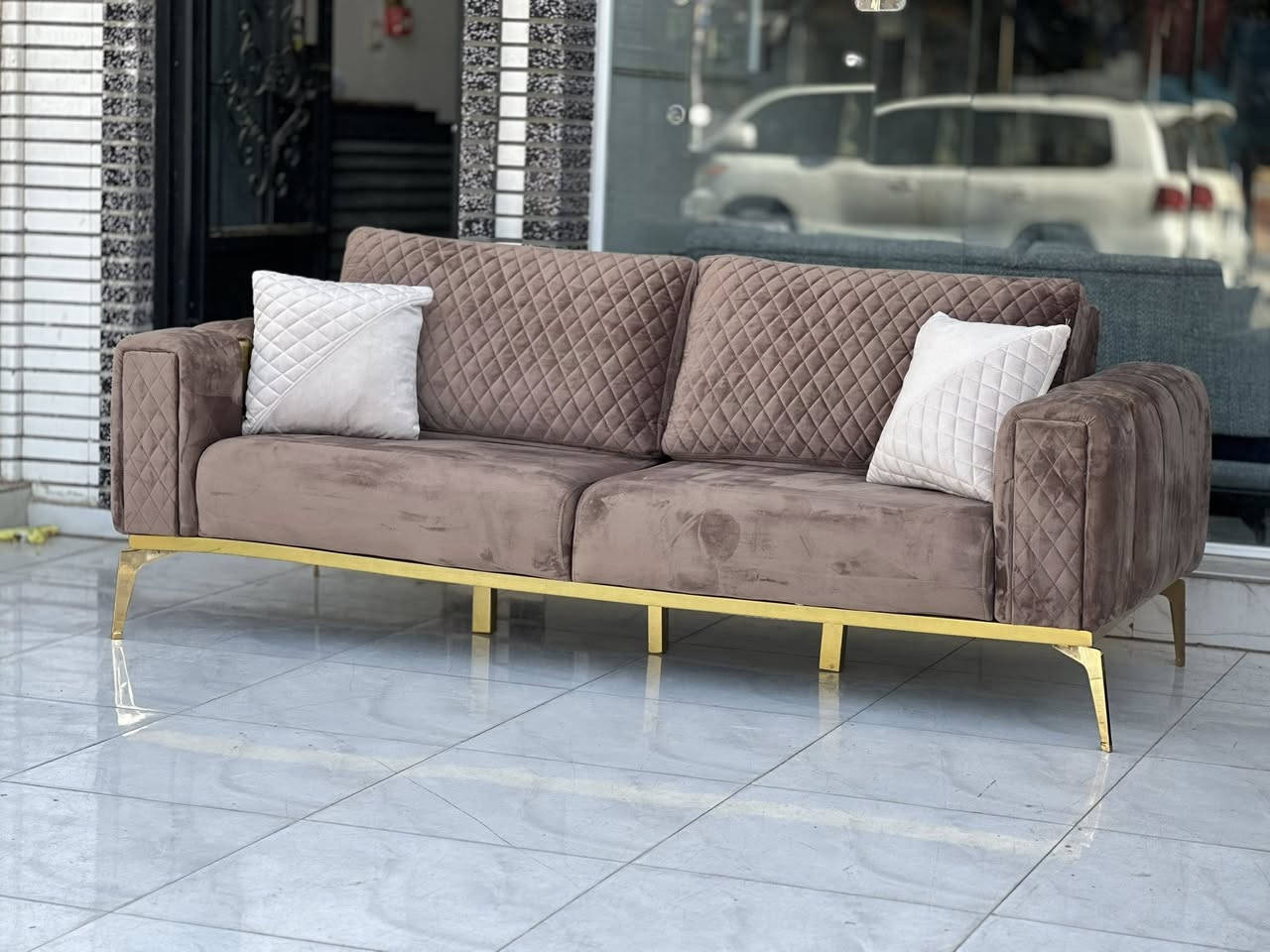 تخم تركي 🇹🇷  فول مودرن  كوالتي جدا عالي متكون من 10  نفرات 3+3+1+1+1+1   نسبه نضافه 100/100 اخو الجديد اي ملاحضه او يضرر مابي  هيكل الداخلي والخارجي بل كامل حديد وخشب زان طبيعي  نضام السرير ضهر قلاب  قماش شامواه وتر بروف بمقعد طبي سوفت أمريكي فول بوليستر  كوشه سحاب سهل التنضيف  يوجد توصيل ل بغداد ولباقي المحافظات  عنوانه أربيل زانكو 99 قرب مطعم كص سنگر  *********** واتساب فقط (علي)
