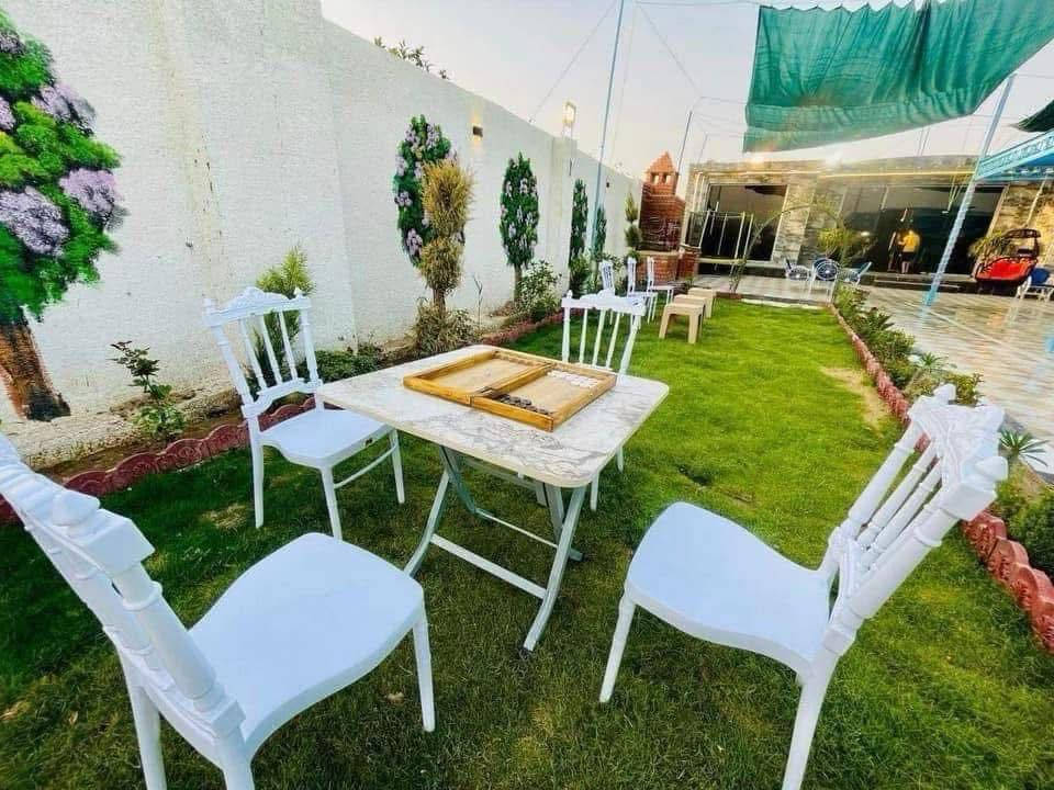 اجه صيف  ويراد راحه وتغير  جو⛱️🌞 ويه الاصدقاء والاحباب 👯‍♂️والشوي ولعب🏸 ميحلى اله ويه الاحبه مزرعتنا مزرعة وردة البنفسج ترحب بيكم❤️🍊🍗
مزرعة وردة البنفسج السياحية للإيجار اليومي🏞️ تعال تونس ونس اطفالك 
مسبح كبير في 🏊ومسبح صغير 🤽
  🍁🌴
شويات متوفره للسمك🐟 و الكباب والتكه
صاله كبيره🪑🪞🛋️
وغرفةنوم  2🛏🛌.                            
مطبخ 🥘
صحيات  🚿🛁
العاب رياضيه منضده وفيشه🤺⚽️🎲🏸🏊‍♀️
العاب للاطفال🛝🎢
انترنيت 🚆
كهرباء٢٤ساعه 💡
كراج للسيارات 🚙🚗
للاستفسار  واتساب او اتصال ☎️ 
***********
العنوان صلاح الدين قضاء بلد
