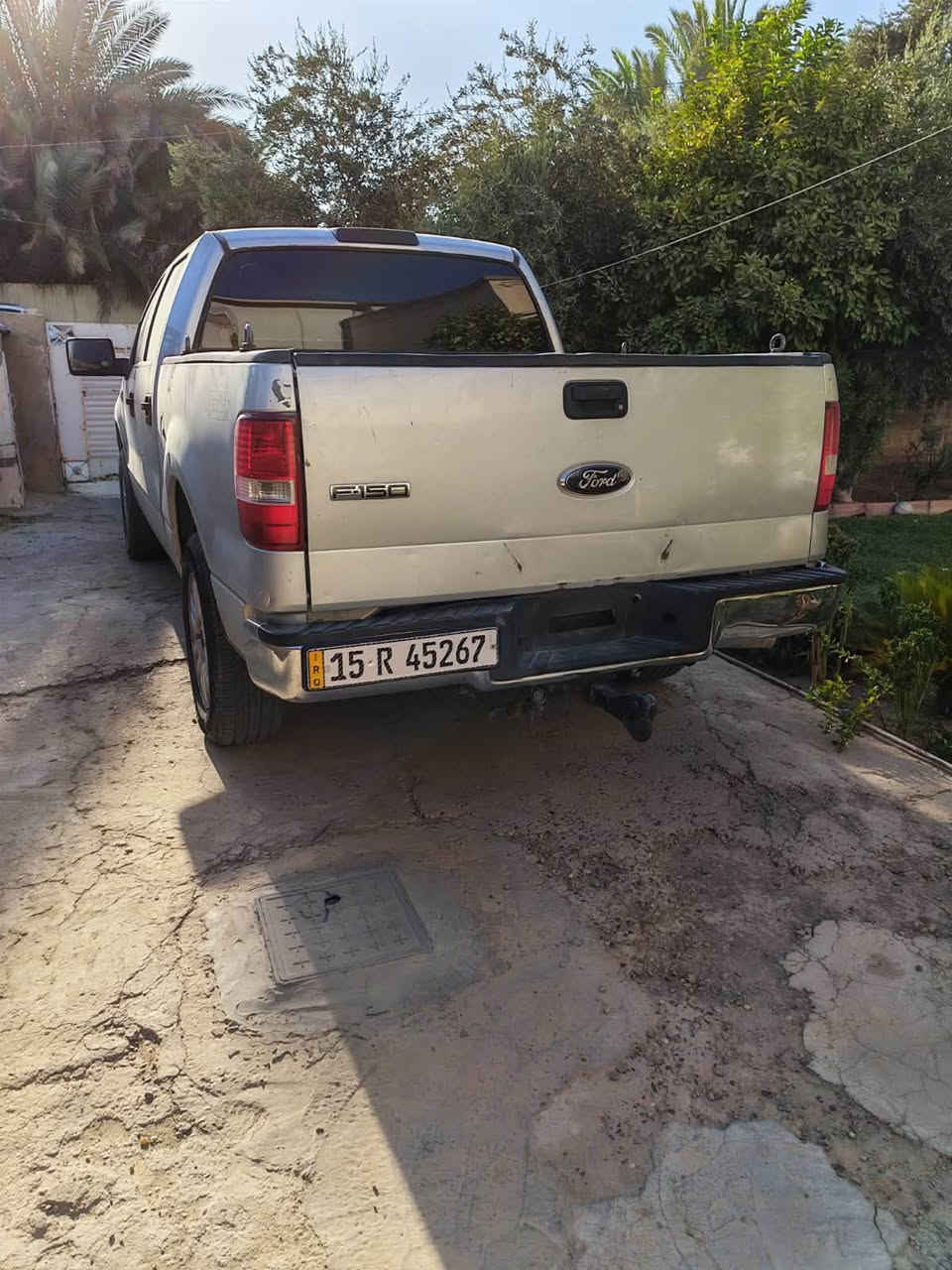 فورد f-150 موديل 2007 محرك 8 سلندر 5.4 السيارة خليجي وبيهه طخة جوة قبق البانزين ومصلحة 
دواخل مغلفة جلد السيارة نضيفه ونواقصهه كلش بسيطة تبريد ثلج رقمهه الدولي الجديد بأسمي سعرهة 100 ورقة وبيهه مجال مكان السيارة بغداد  للاستفسار:
***********
