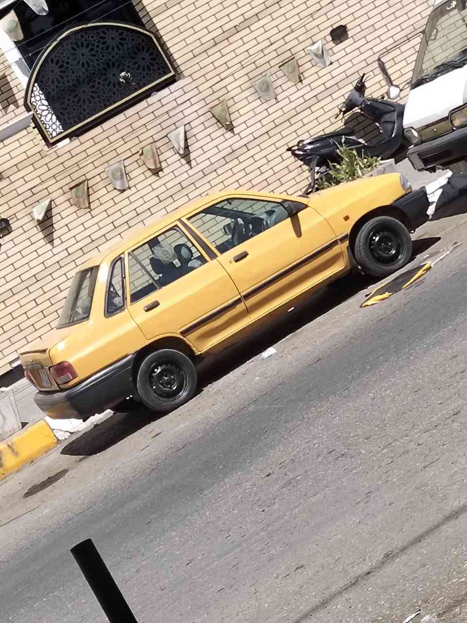 سلام عيكم سايبه مديل 12 كير محرك مكفوات  كهربائية كل شغل  مصفر هيه غرمات رقم كليزي  سنويته 31تبريد شتغل بس غاز فقط عنوني بغداد  رقم الهاتف *********** سعر 26
