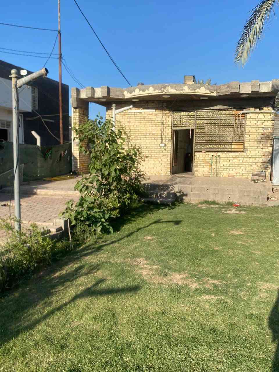 نصف دونم للبيع بغداد السياحي خلف مدرسه مسقط قرب قريه الجنابات سند35
يحتوي البيت ع غرف نوم عدد 2 وحده ماستر ومطبخ حار وبارد
وصاله 8في4 ومسبح خلف البيت3في6قيد الانشاء البيت بي نقص استقبال ودرج فقط بناء2023
السعر 110هاتف***********
