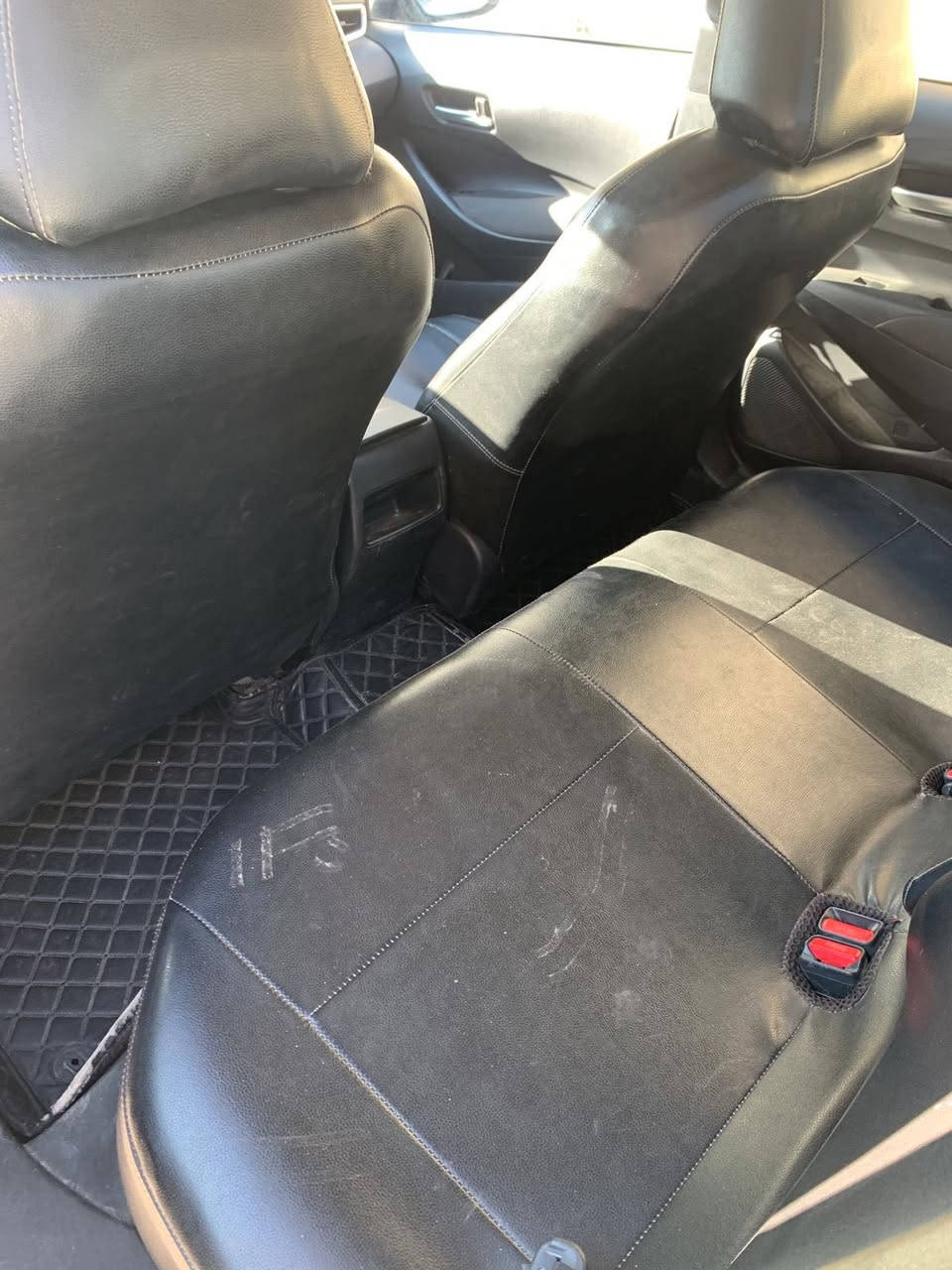 سلام وعليكم كورالا موديل ٢٠ ماشية ١١٢ سياره حلوه وناعمه وما متعوبه لحادث موجود بل صور لباب مرشوش كلير  تحويل ثاني يوم بدون ايرباك وحادثها حلو لا شاصي ولا شي مكان بغداد حي الجهاد  سعر ١٤٤ وبيها مجال  ***********
