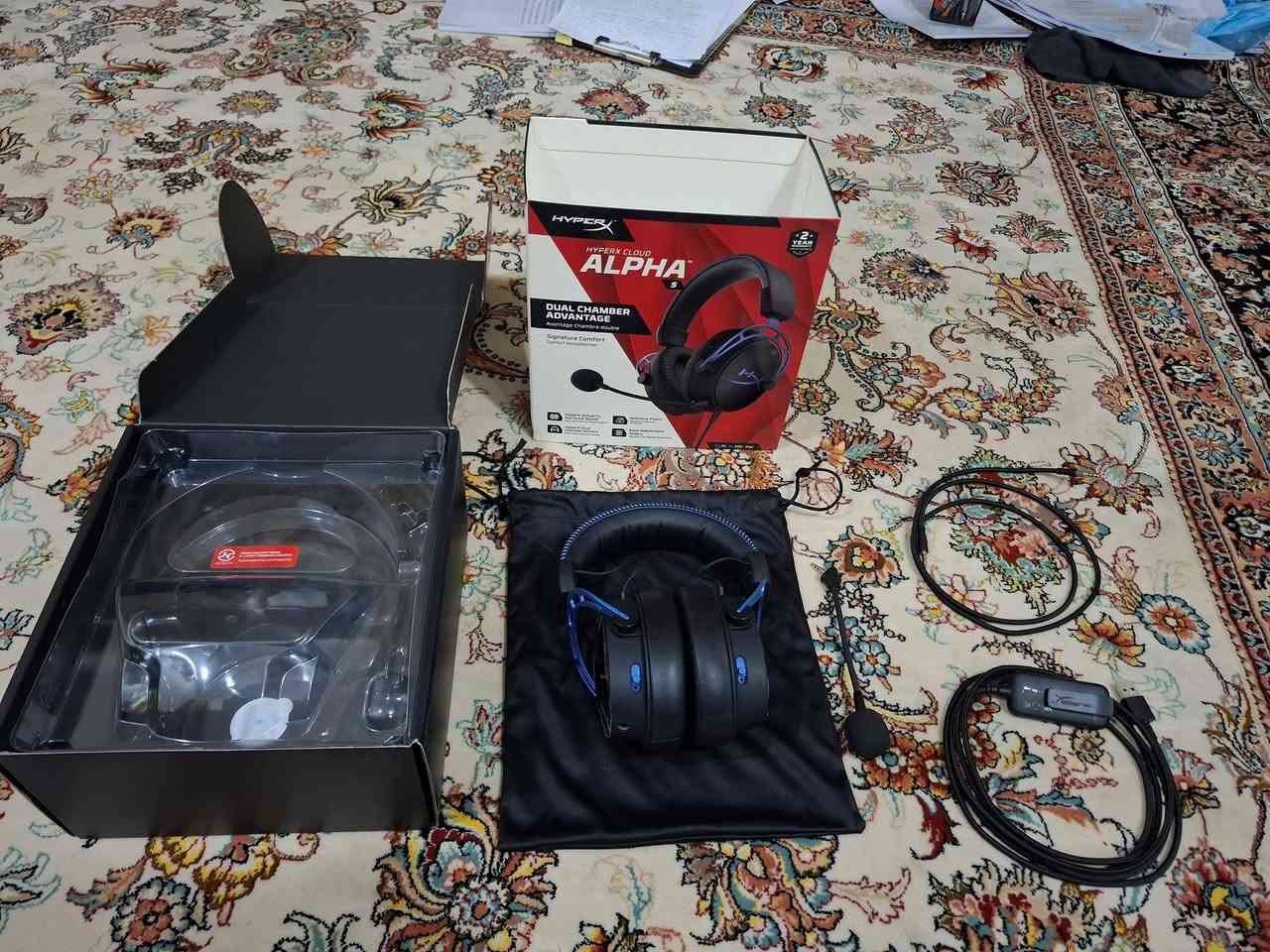 متوفر سماعة HYPERX CLOUD ALPHA S هاي السماعه تكون افضل من CLOUD II من ناحية عزل المايك وجودة الصوت ويكون اواكس السماعه قابل للفصل كما موضح بالصوره والسماعة كلش كلش جديده و ال 7.1 لجماعة pc موجود يجي وي السماعه وهاي السماعه قطعة كلش نادره لان ماموجوده بالمحلات وتشتغل على جميع منصات الكونسل بلي واكس بوكس و pc
 السعر 120 الف وبيها مجال


**إذا كنت صاحب هذا الإعلان وتريد حذفه لأي سبب، رجاءا أرسل رسالة إلى الدعم الفني**