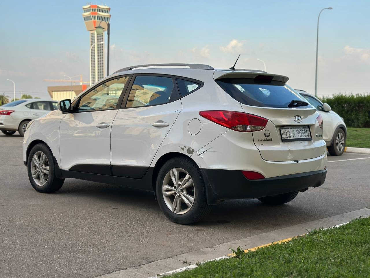 توسان خليجي ٢٠١٢ للبيع او المراوس
مكينة ٢٤٠٠ مكفول 
گير محرك كهربائيات حدادية كلها جيدة 
بيها ٣ قطع صبغ ( فقط صبغ بدون حادث ولا معجون ) اثر جراد 
سيارة حلوة وبالعافيه على الياخذها 
سعرها ١٢٢$ وبيها مجال 
***********
