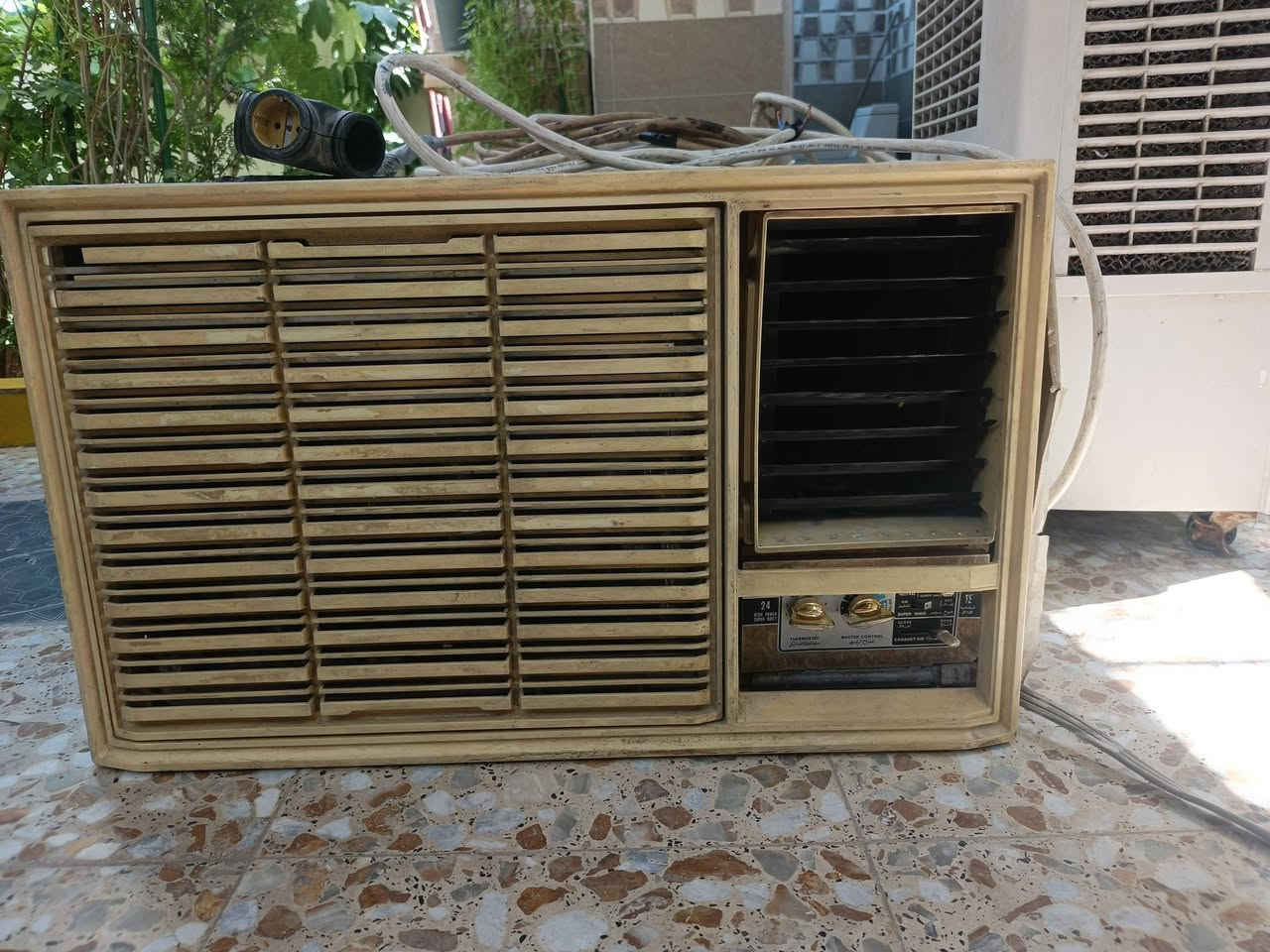 سلام عليكم غراض لبيع مكان بغداد حي ور سبع قصور شارع ابو علي رقمي بي واتساب الشاري ايخابر ***********
