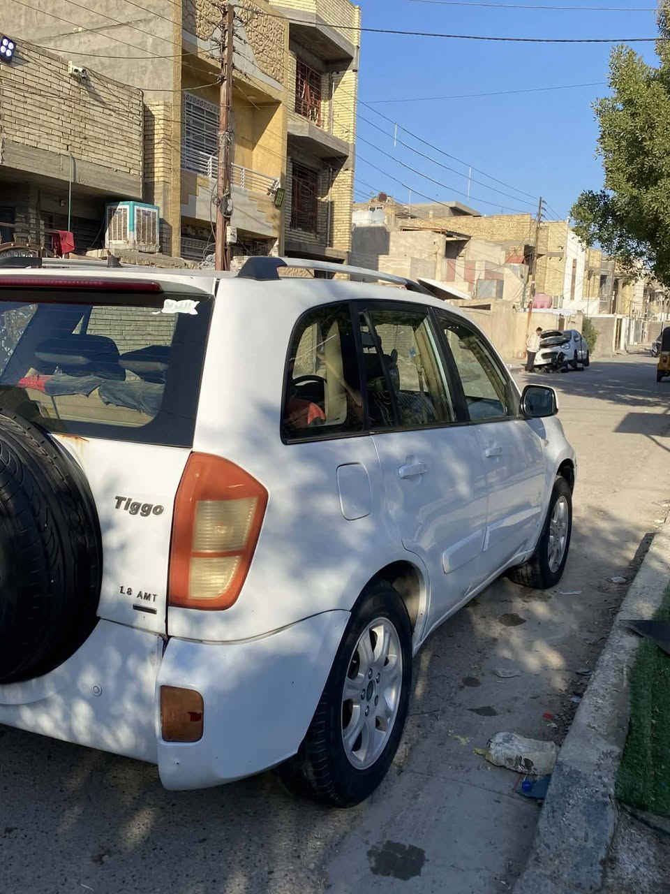 السلام عليكم شيري تيكو 2012 شكل 2013
مكينه وكير خير من الله وكهربائيات كامله تبريد شغال كشافات امامي خلفي لدات امامي خلفي تخم تاير فتحه سقف اربع جام كهرب ABS كير كهربائي خمس نمر مكفوله من الضربه القويه والصبغ عدا بيه نص الجاملغ الامامي السياره حلوه وكاعده الجام من تتقفل يصعد وحده تحكم المري كهرباء رقمها نجف مشروع وطني وين ميعجبك تحول خمسه ويل كب السياره كلها بلاديه .

مكاني بغداد الكفائات قرب المدارس الجدد 

السعر 48 وبيه مجال حك الجيه 

الاستفسار ***********
