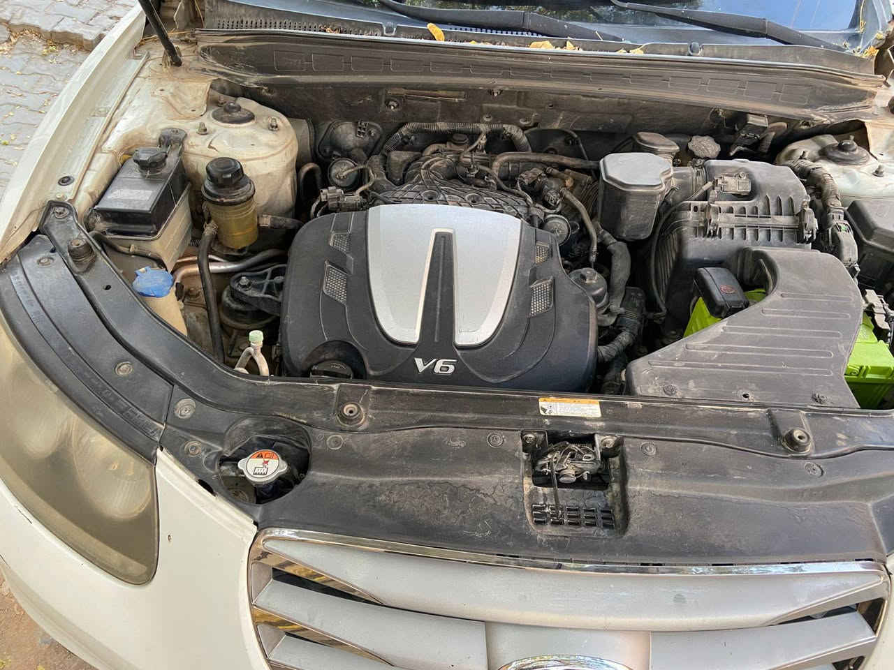 السلام عليكم هيونداي سنتافي
2012  لون أبيض ٤ سلندر رقم أربيل دولي
و
 ٢٠١١ لون أبيض ٦ سلندر رقم أربيل قديم
السيارتين كفاله عامة من كل النواحي  
مواصفات السيارتين معروفة 
مري شفط 
جام كهرباء 
إشاير مري 
تبريد 3 قطع 
7 راكب 
شاشة أندرويد
كامرة 
تحكمات ستيرن جهتين
تحكم المري كهرباء 
منضومه زنون 
باقي المواصفات معروفه ✅✅ 
شرط ترايها مال زيرو 
بانزين كله محسن ودهن كله أصلي نضيفات جدا جدا 
السعر ١٧٠$ وبيهن مجال للشراي مكاني النجف الكوفة  
للإستفسار الإتصال على الرقم  ***********
