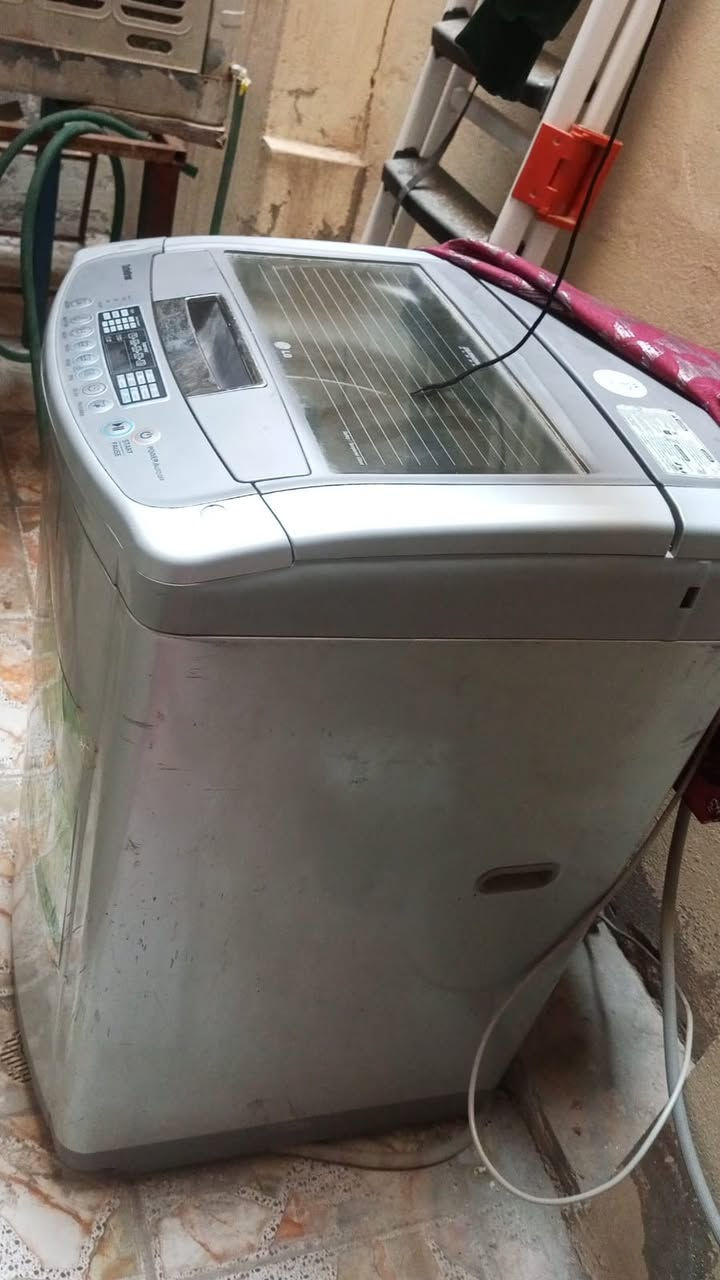 غساله اوتو ال جي ٢٠ كيلو فلاتر ٢ باب اول مكان مشتل معلمين للاستفسار *********** سعر ٢٠٠ وبيه مجال قليل
